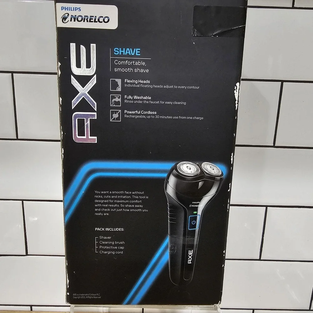 AXE Cordless Shaver w/ Dual Heads by Philips Norelco XA913/42